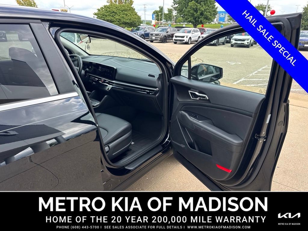 Used 2026 Kia Sportage EX FWD image 42