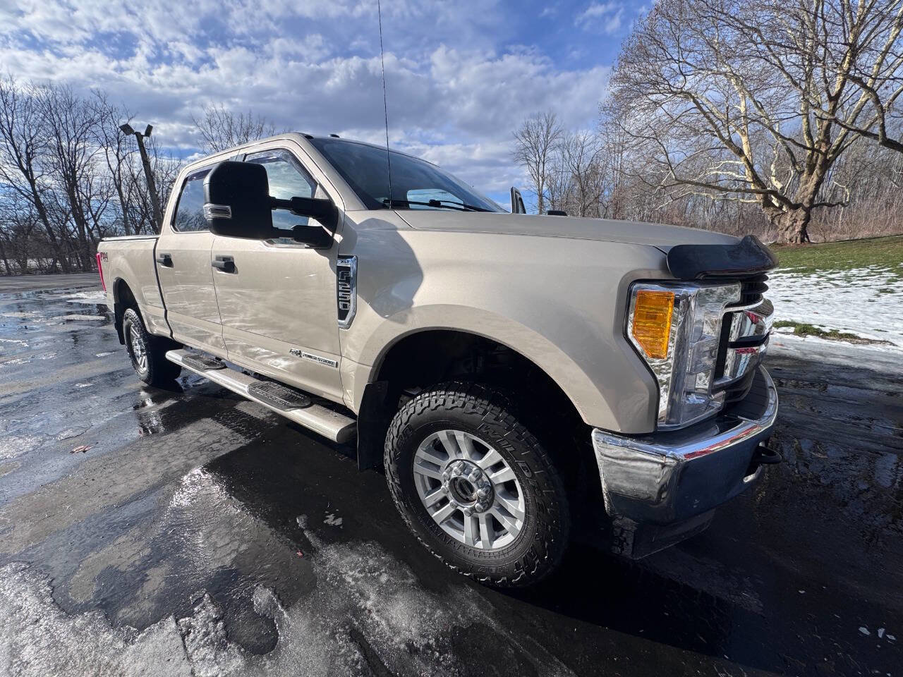 Used 2017 Ford F250 XLT w/ FX4 Off-Road Package image 2