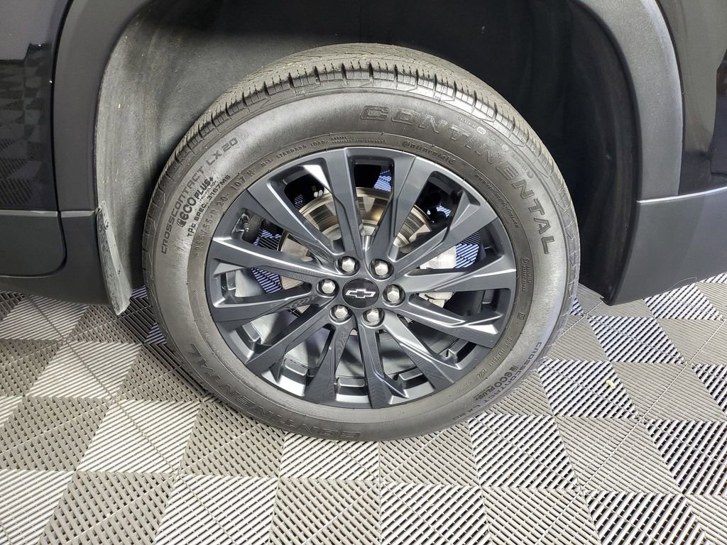 Used 2023 Chevrolet Traverse RS image 32