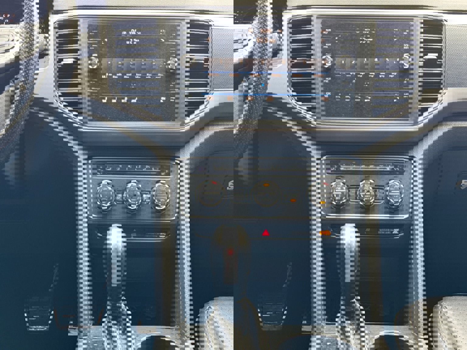 Used 2021 Volkswagen Atlas SE image 15