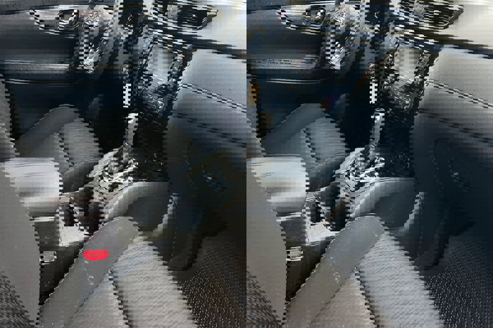 Used 2018 Nissan Rogue S image 17