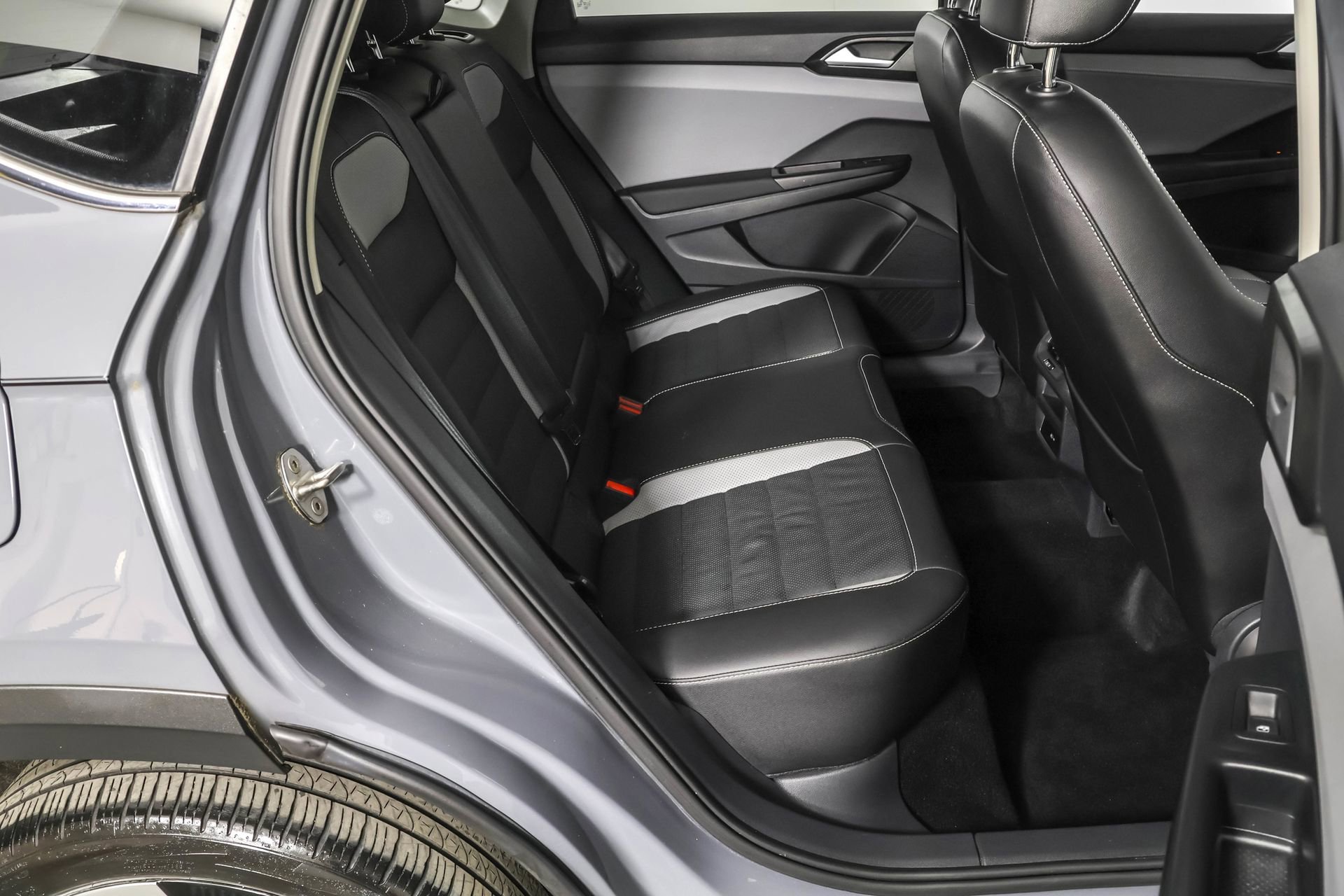 Used 2022 Volkswagen Taos SEL image 39