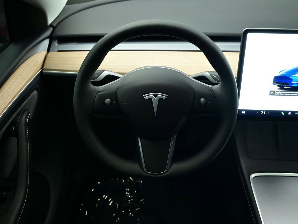 Used 2025 Tesla Model Y Long Range image 12