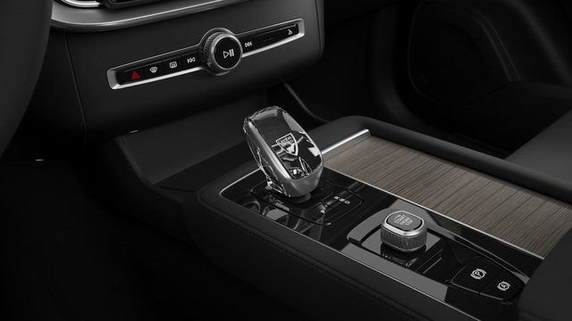 New 2026 Volvo XC90 B6 Plus w/ Protection Package Premier AWD/4WD image 8