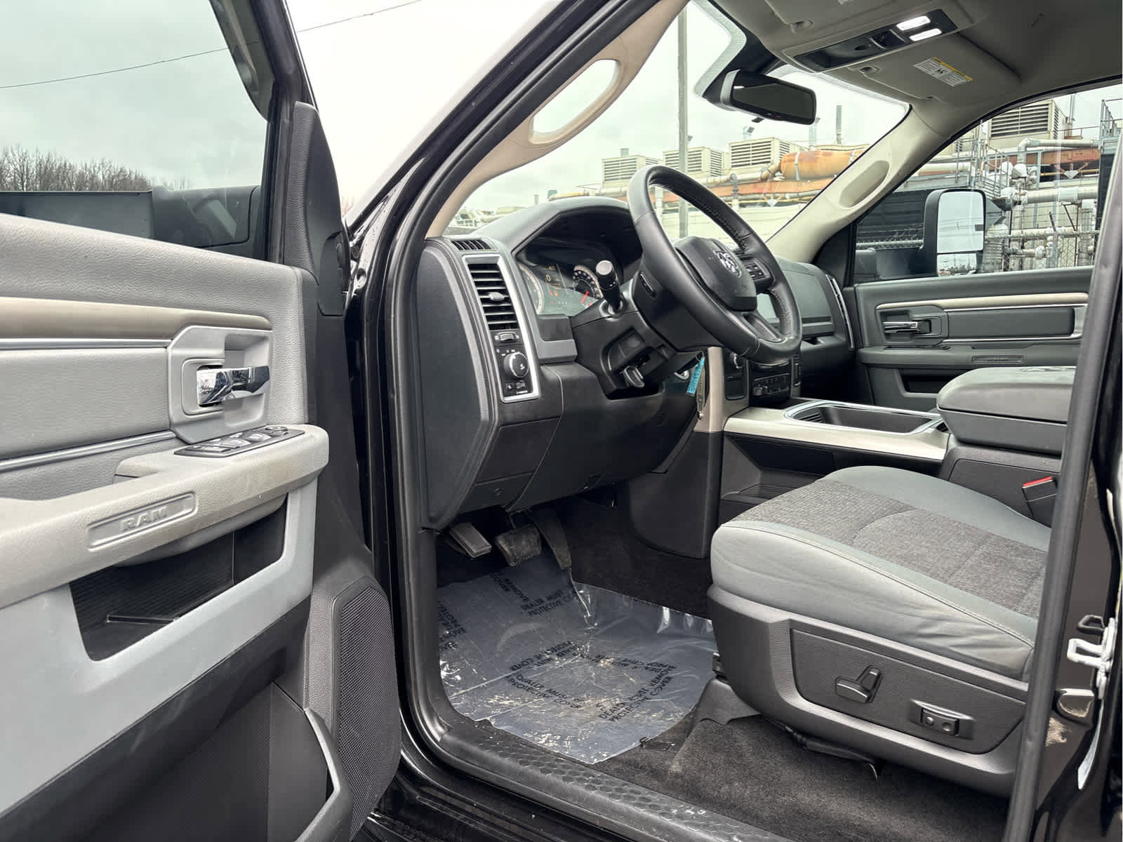 Used 2017 RAM 2500 Big Horn w/ Black Appearance Group image 13