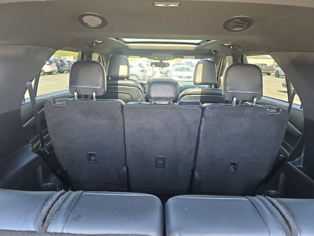 Used 2020 Ford Explorer XLT w/ Equipment Group 202A AWD/4WD image 12