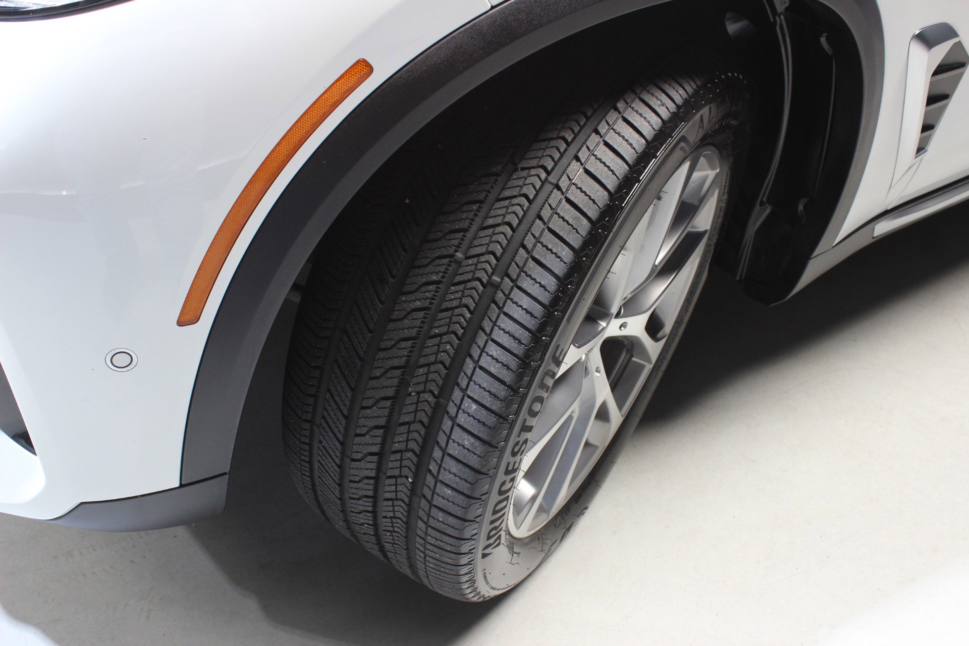 Used 2024 BMW X5 sDrive40i w/ Premium Package image 23