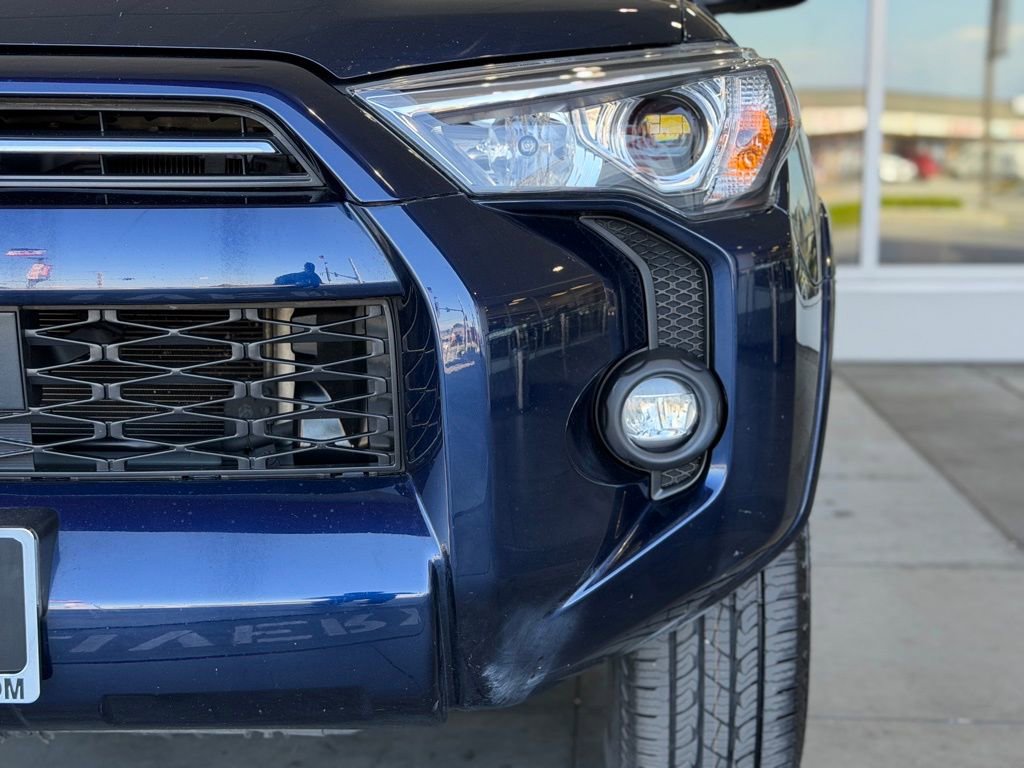 Used 2022 Toyota 4Runner SR5 Premium w/ Moonroof Package RWD image 5