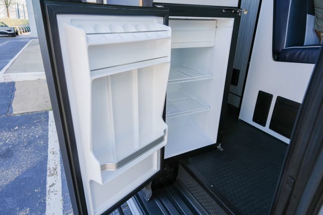 Used 2021 Mercedes-Benz Sprinter 2500 image 66
