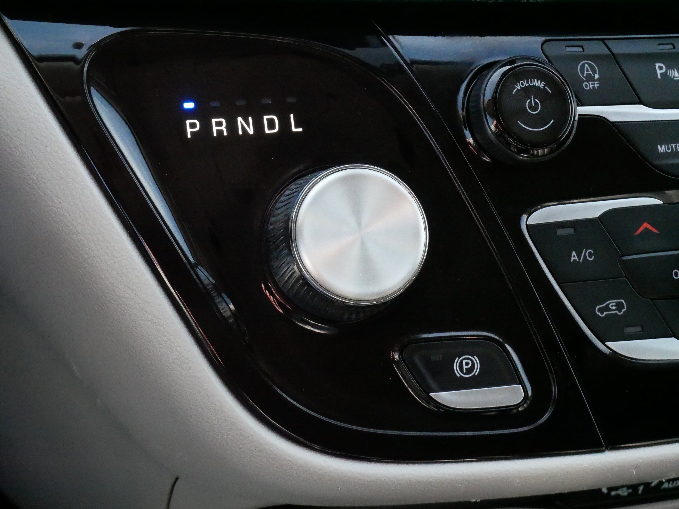 Used 2024 Chrysler Pacifica Touring-L image 24