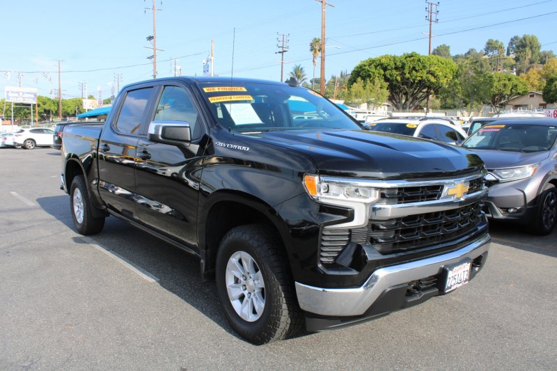 Used 2022 Chevrolet Silverado 1500 LT image 1