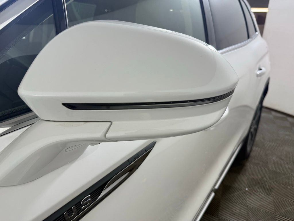 Used 2023 Lincoln Nautilus Reserve w/ Equipment Group 201A image 10