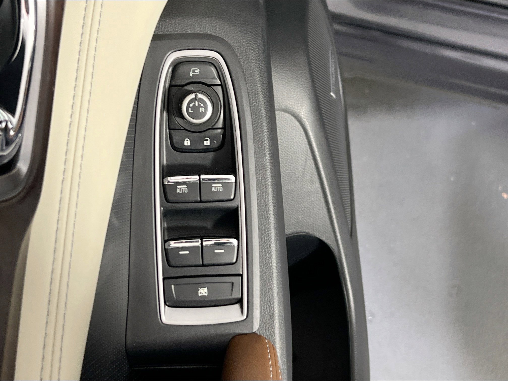 Used 2022 Subaru Ascent Touring image 18