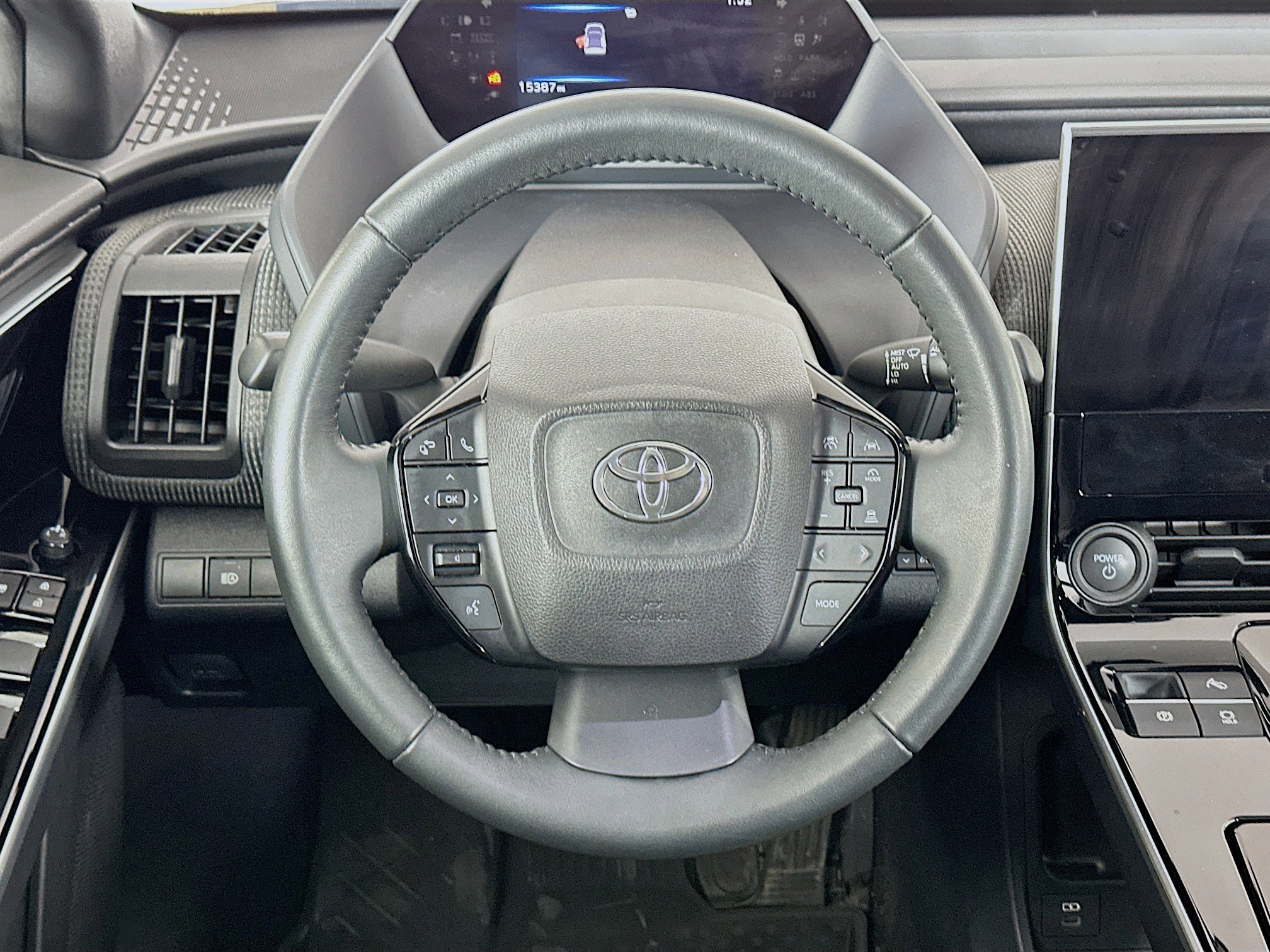 Used 2023 Toyota bZ4X XLE w/ Weather Package image 18