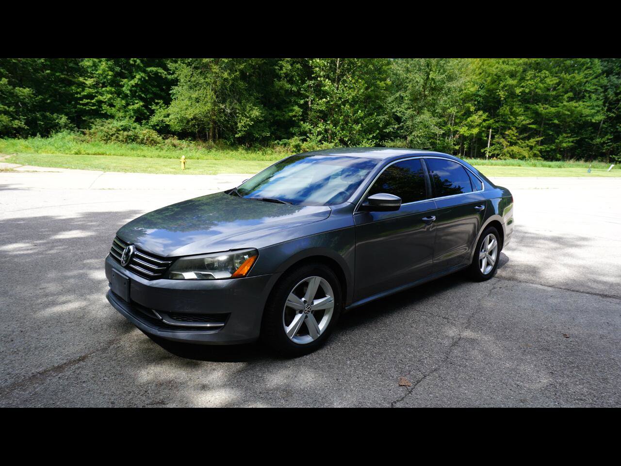 Used 2015 Volkswagen Passat 1.8T SE image 1