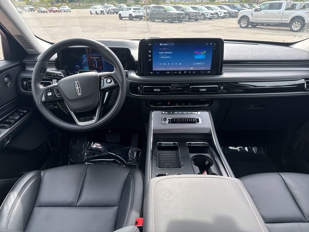 New 2025 Lincoln Aviator AWD w/ Equipment Group 101A image 6