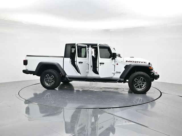 Used 2024 Jeep Gladiator Mojave w/ Technology Group AWD/4WD image 36