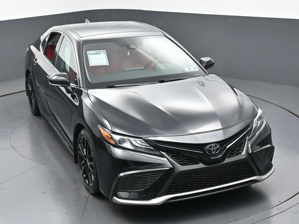 Used 2022 Toyota Camry XSE FWD image 6
