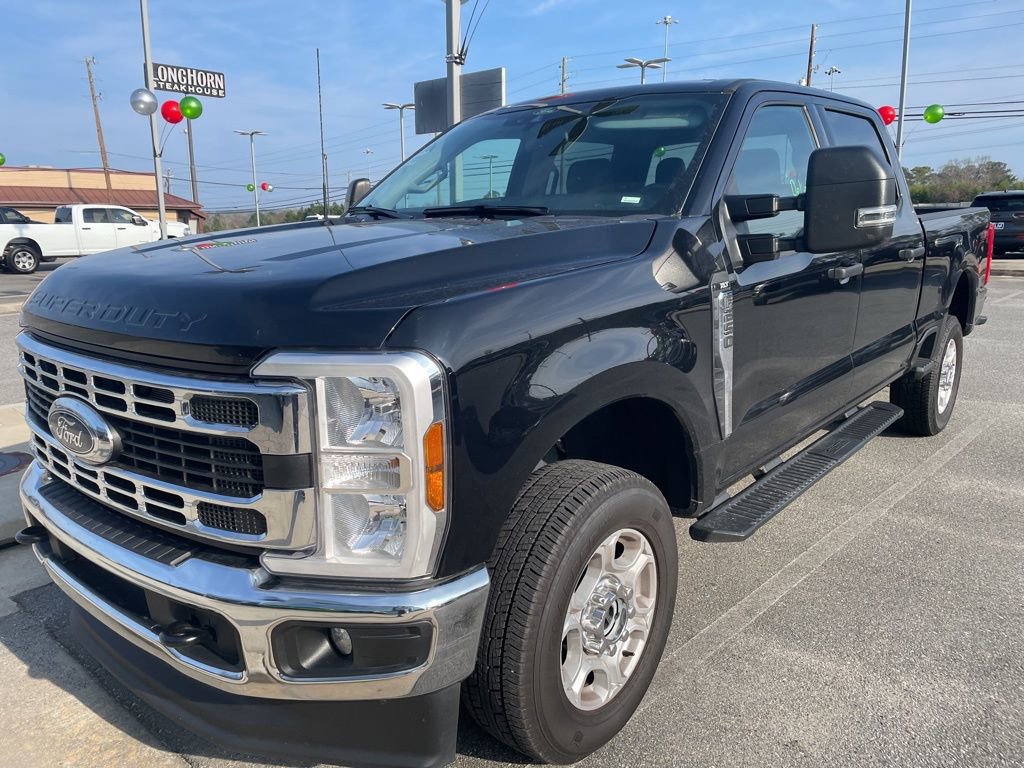 Used 2025 Ford F250 XLT image 3