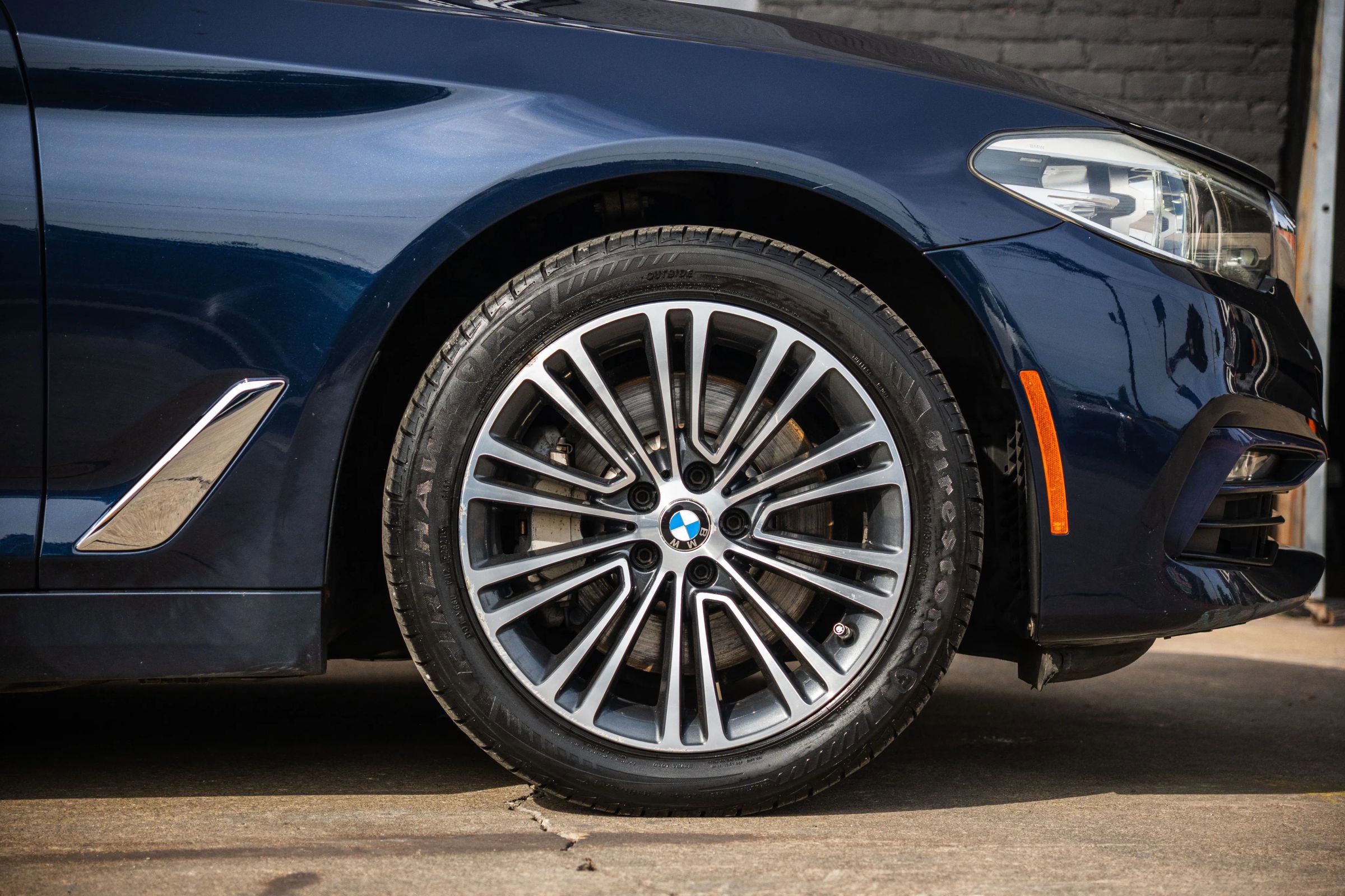 Used 2018 BMW 530i xDrive w/ Premium Package image 31