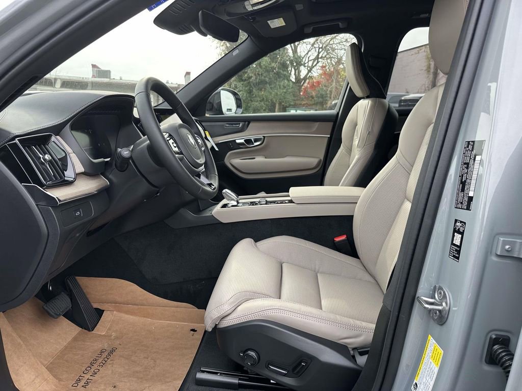 New 2026 Volvo XC90 B6 Ultra w/ Protection Package image 15