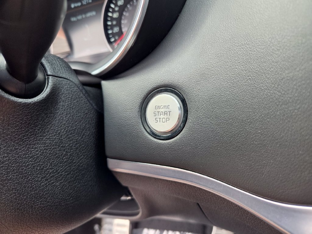 Used 2022 Kia Stinger GT2 AWD/4WD image 30