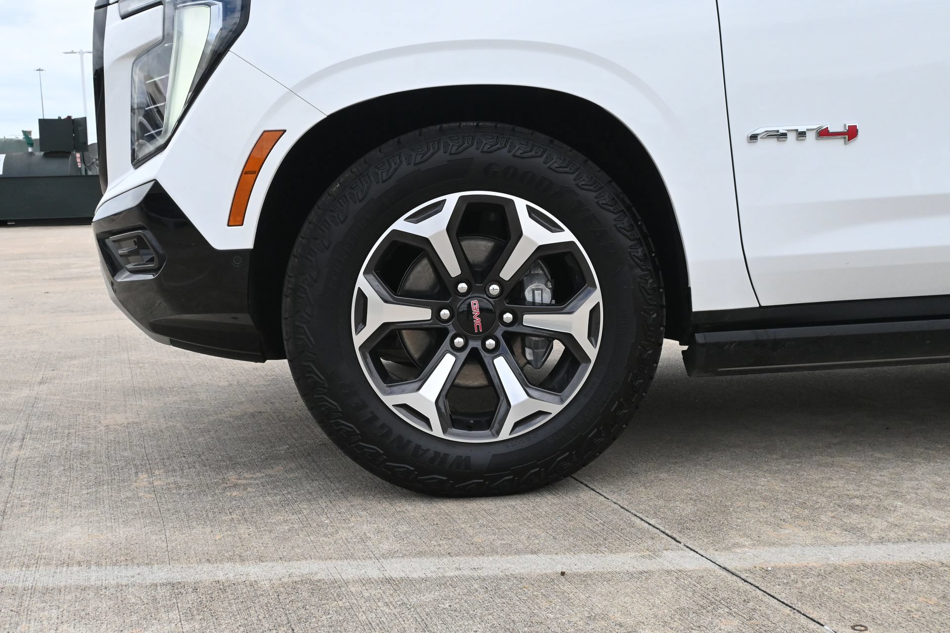 Used 2026 GMC Yukon AT4 Ultimate AWD/4WD image 30