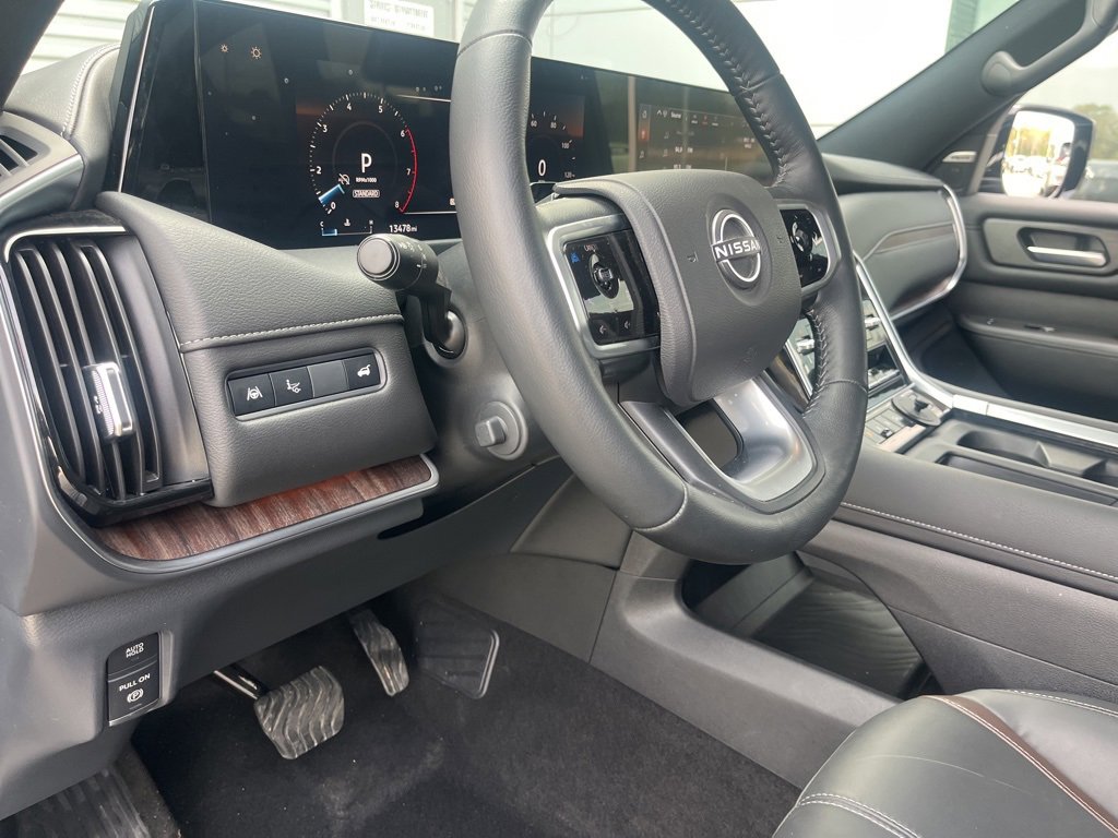 Used 2025 Nissan Armada SL image 9