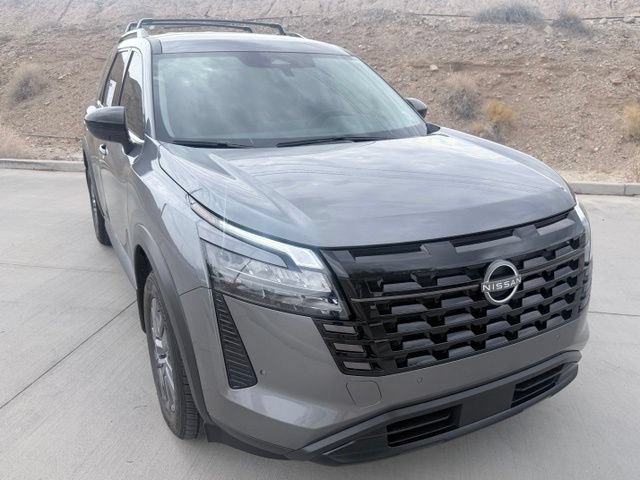 Certified 2026 Nissan Pathfinder SV FWD image 3