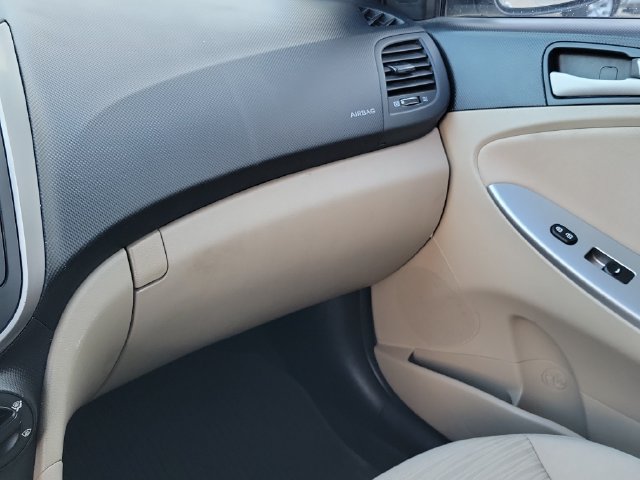 Used 2015 Hyundai Accent GLS w/ Option Group 02 FWD image 21