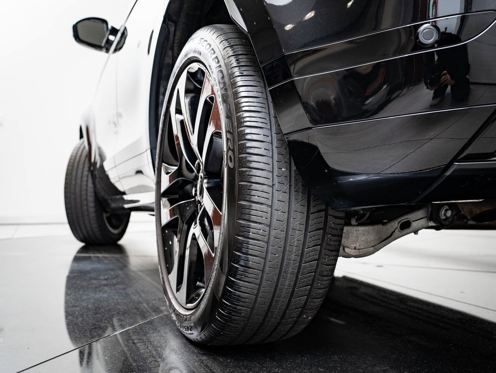 Used 2023 Land Rover Range Rover Evoque R-Dynamic SE image 48