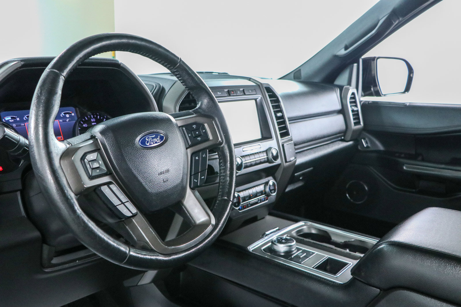 Used 2020 Ford Expedition XLT w/ Equipment Group 202A RWD image 24