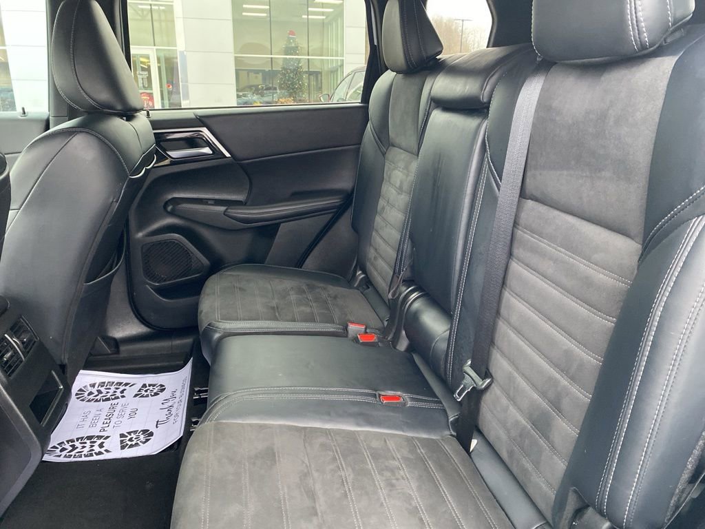Used 2024 Mitsubishi Outlander SE image 17