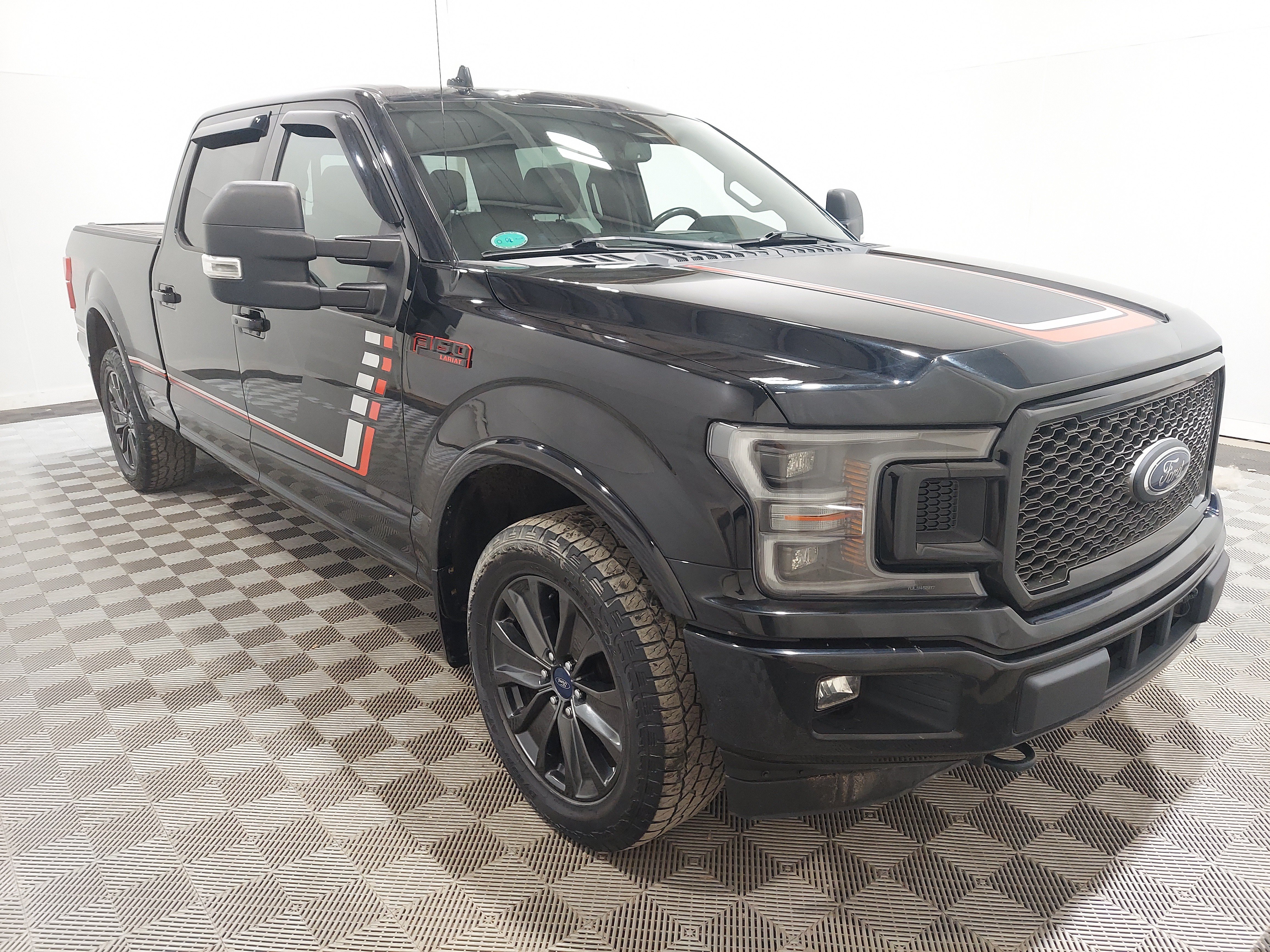 Used 2018 Ford F150 Lariat w/ Equipment Group 502A Luxury AWD/4WD image 4