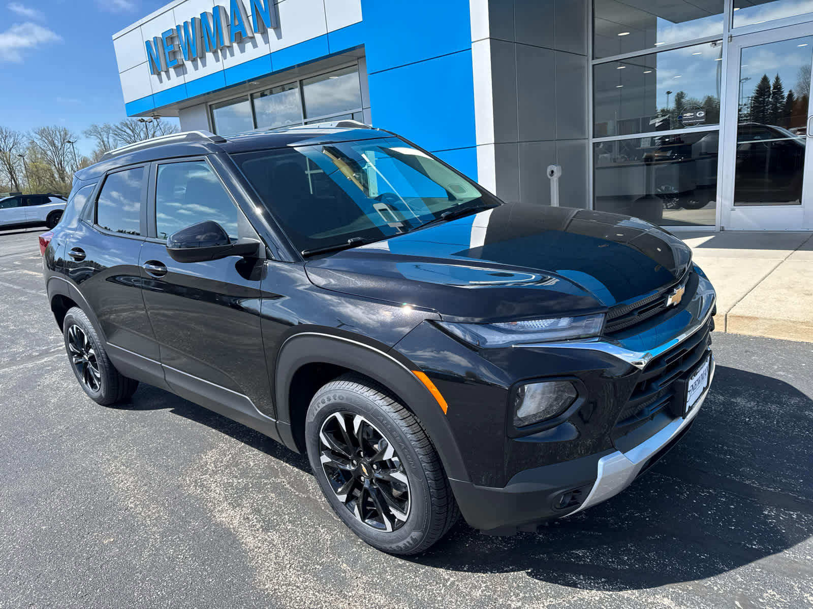 Used 2023 Chevrolet TrailBlazer LT w/ Convenience Package FWD image 1