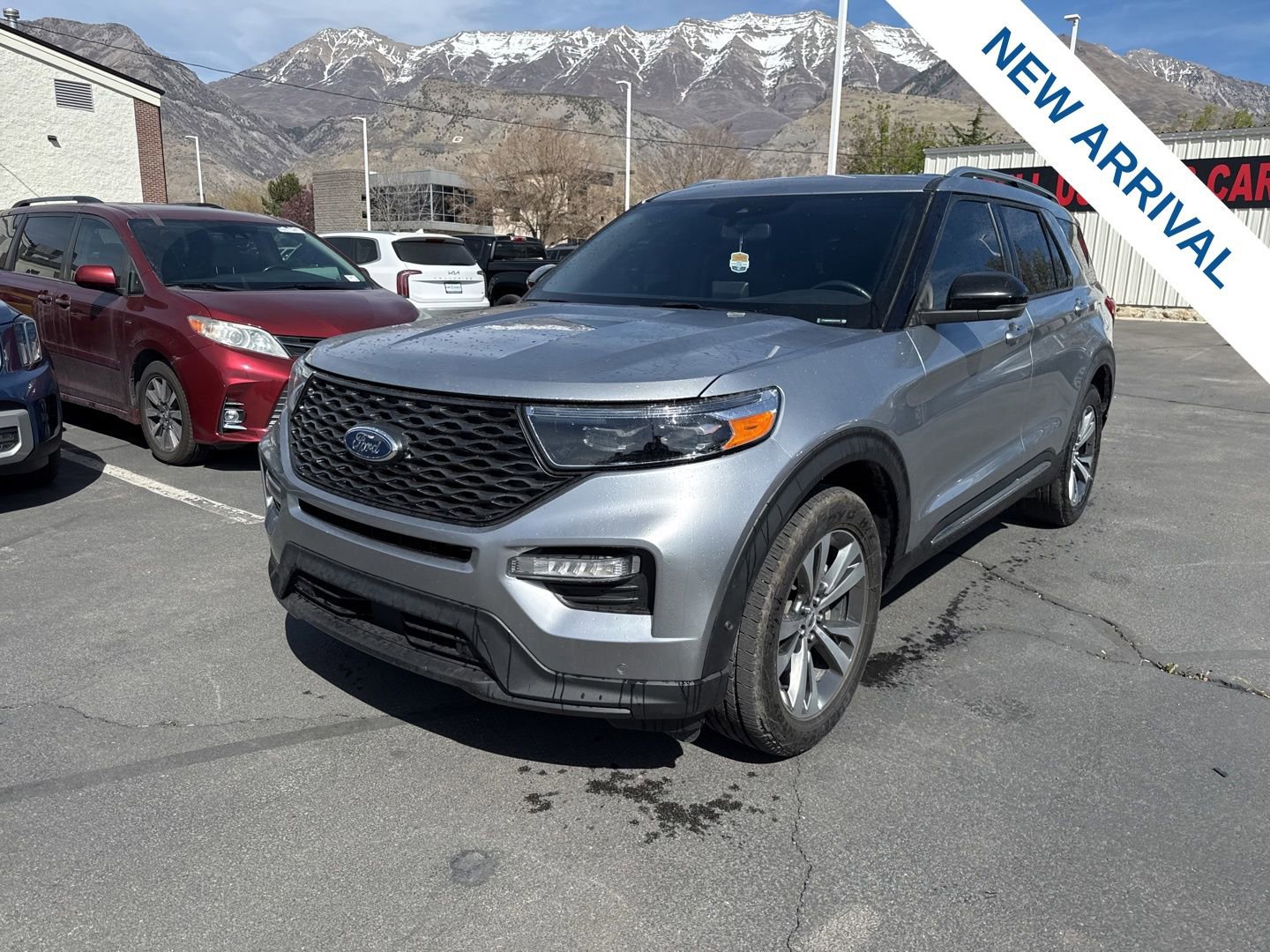 Used 2020 Ford Explorer Platinum w/ Premium Technology Package image 3