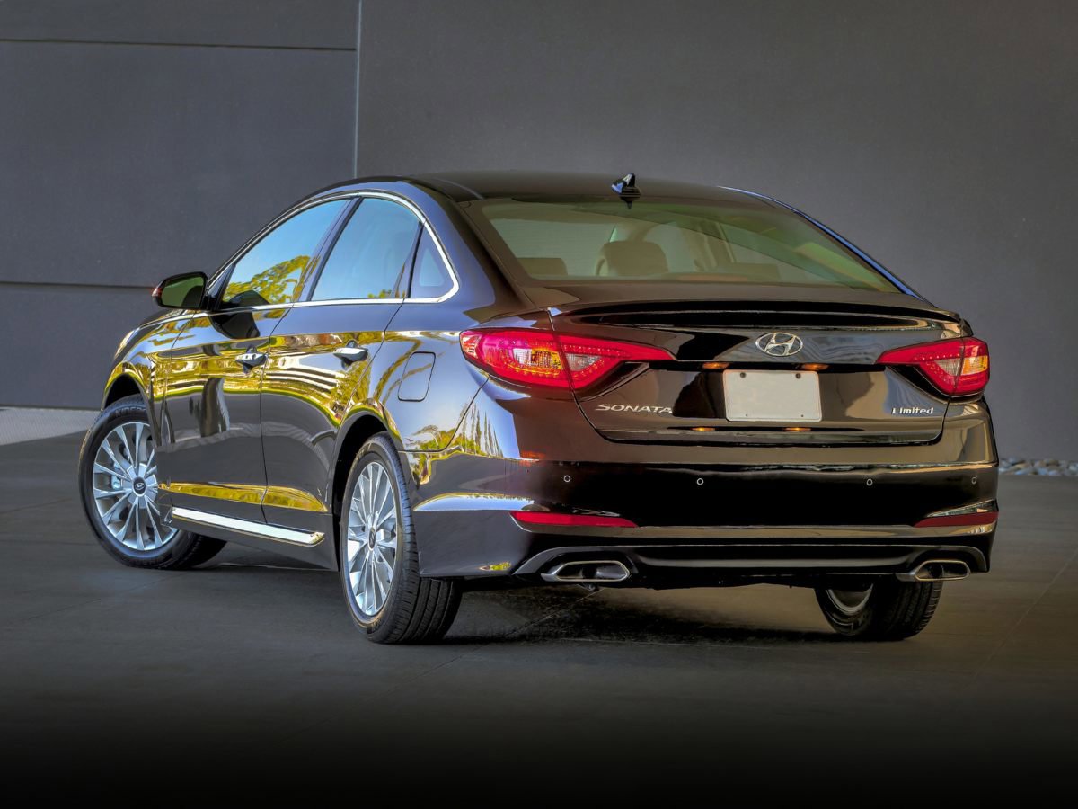 Used 2016 Hyundai Sonata Limited w/ Option Group 04 FWD image 1