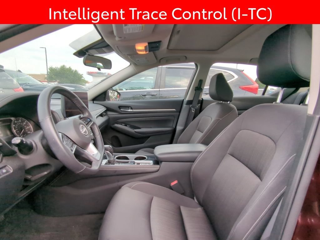 Used 2023 Nissan Altima 2.5 SV w/ SV Premium Package AWD/4WD image 7