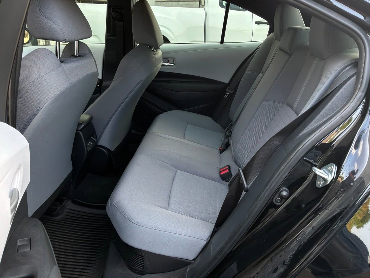Used 2024 Toyota Corolla SE w/ SE Package image 11