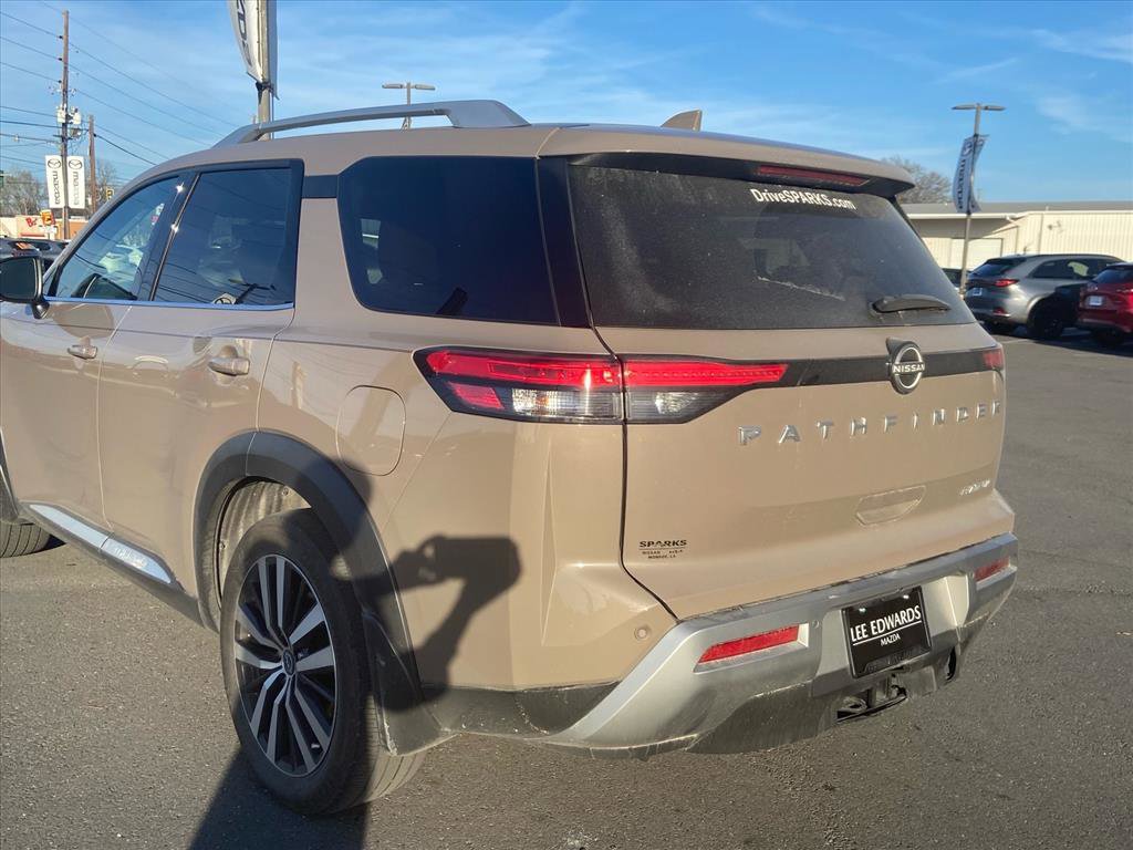 Used 2024 Nissan Pathfinder Platinum image 2