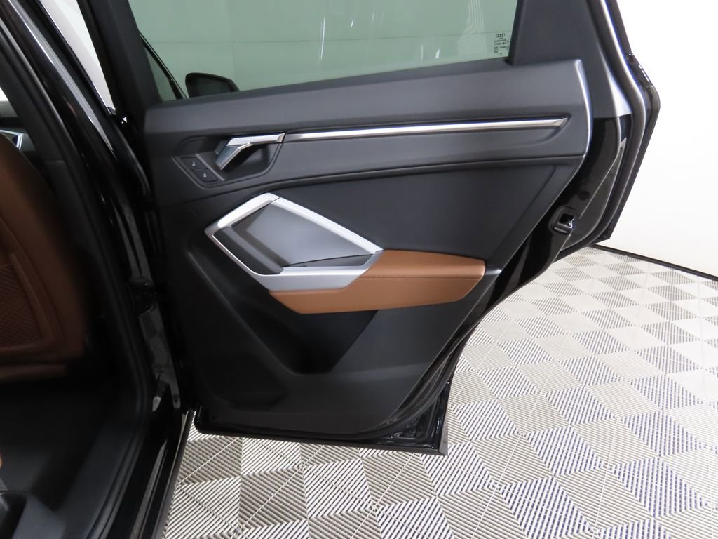 Certified 2025 Audi Q3 2.0T Premium w/ Convenience Package image 27