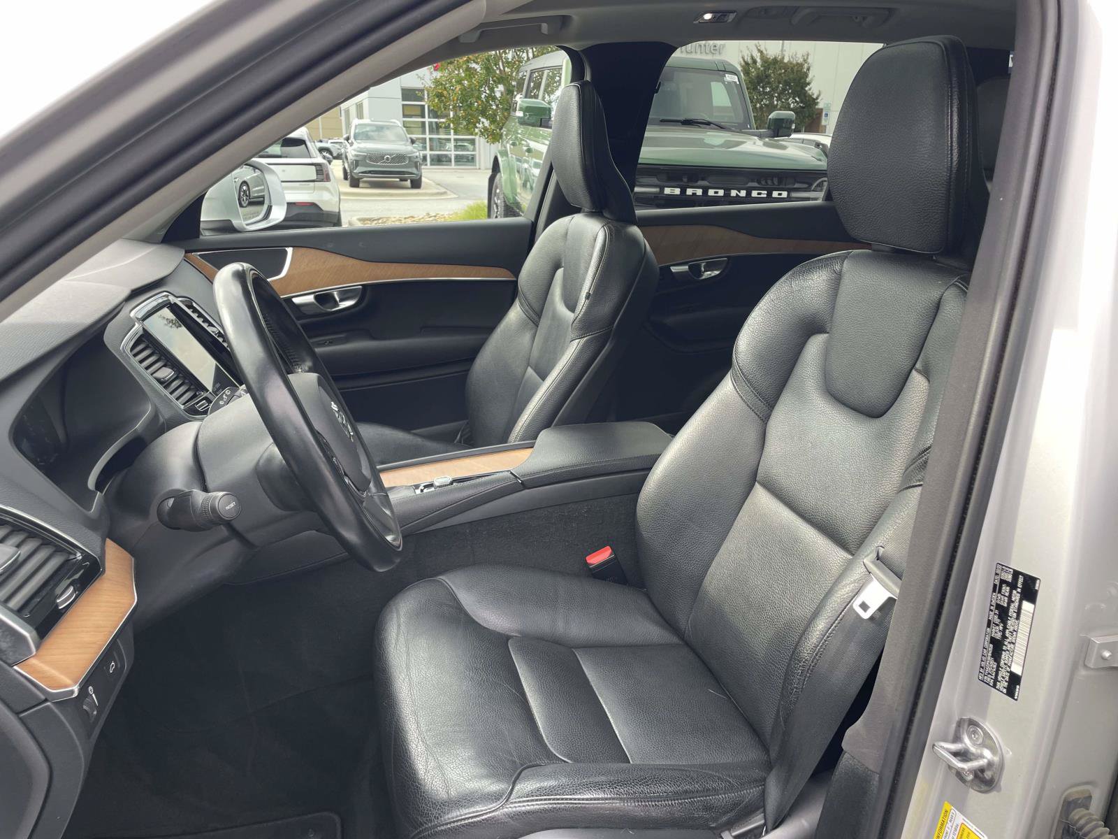 Used 2022 Volvo XC90 T6 Momentum w/ Advanced Package AWD/4WD image 8