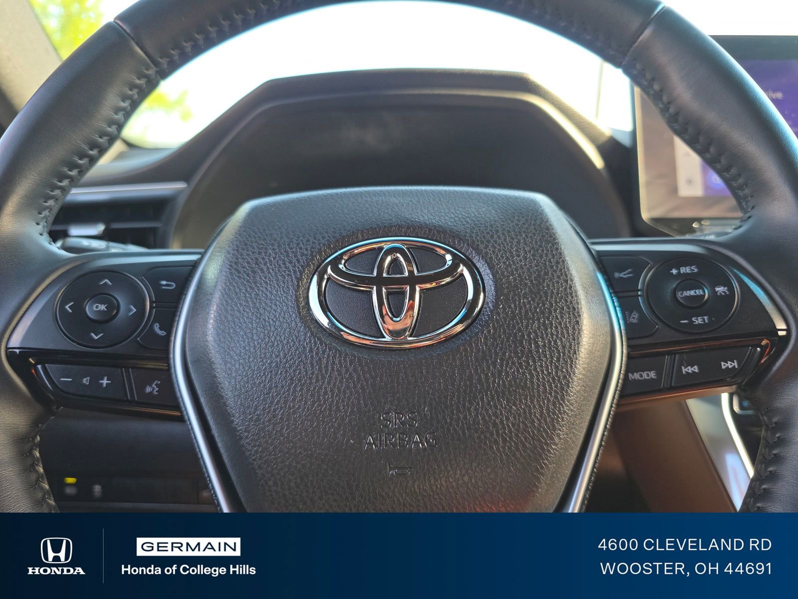 Used 2024 Toyota Venza XLE AWD/4WD image 24