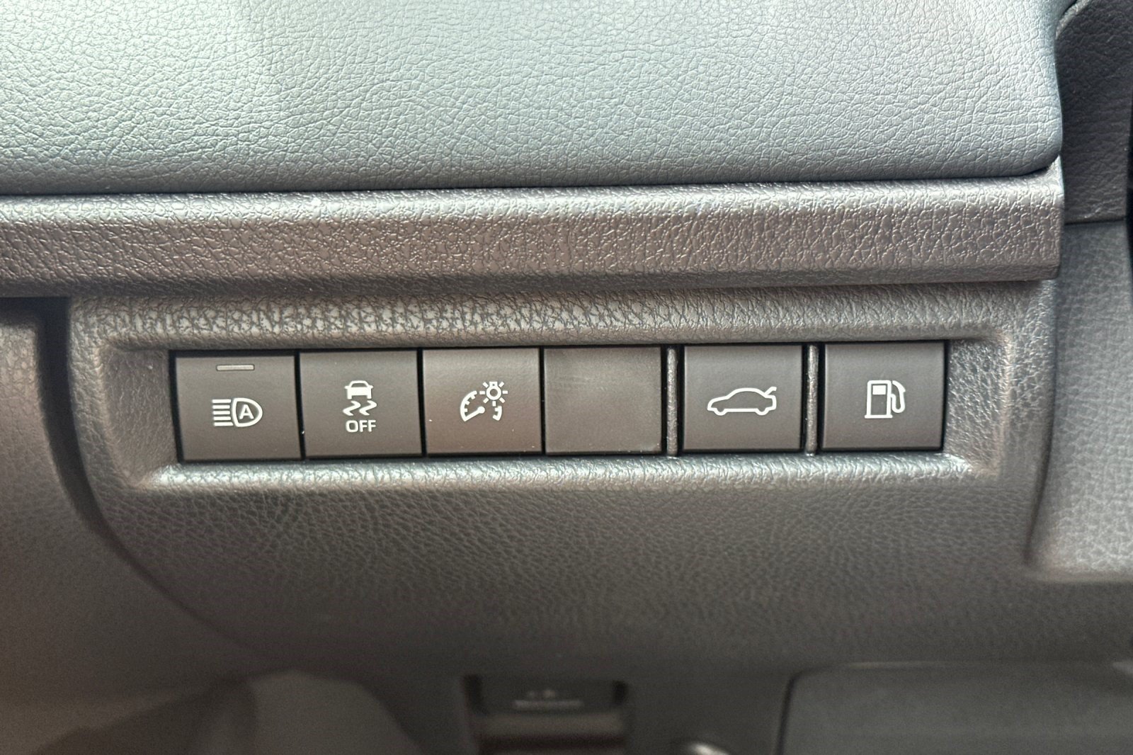 Used 2026 Toyota Camry XSE FWD image 34