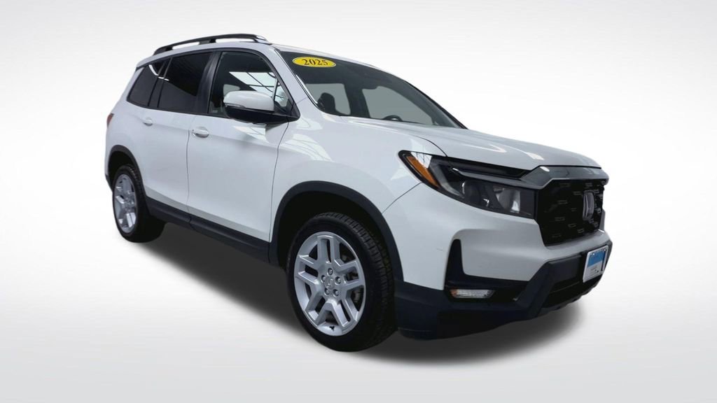 Used 2025 Honda Passport EX-L image 2