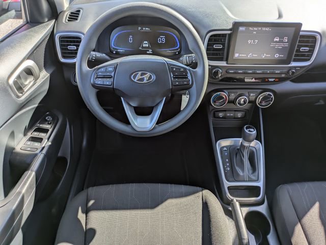 Used 2024 Hyundai Venue SE image 16