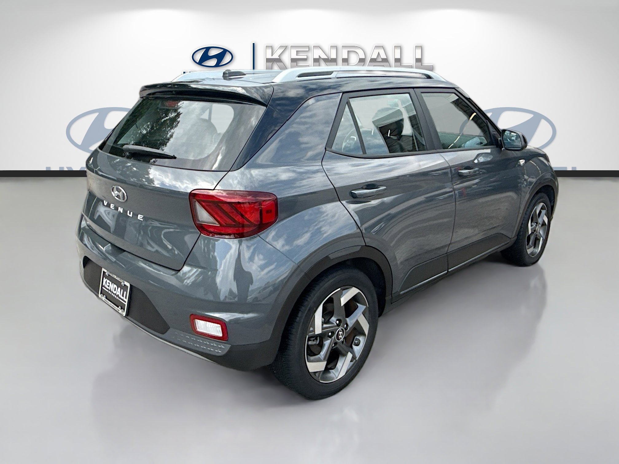 Used 2023 Hyundai Venue Limited w/ Cargo Package FWD image 24