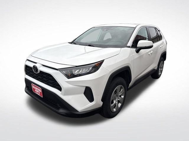 Used 2022 Toyota RAV4 LE FWD image 3