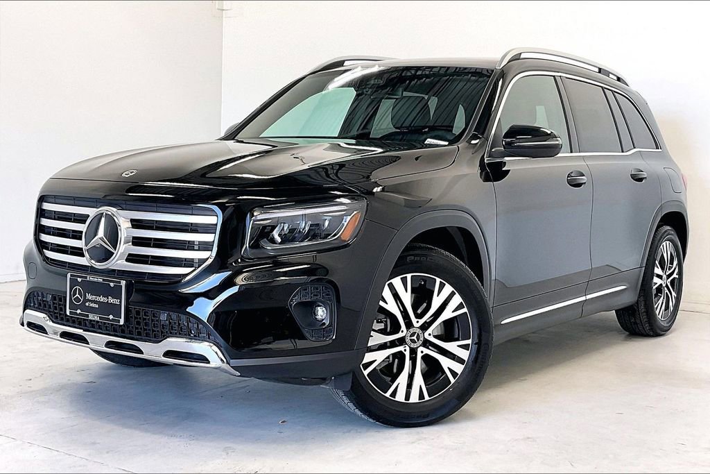 Used 2026 Mercedes-Benz GLB 250 4MATIC image 2