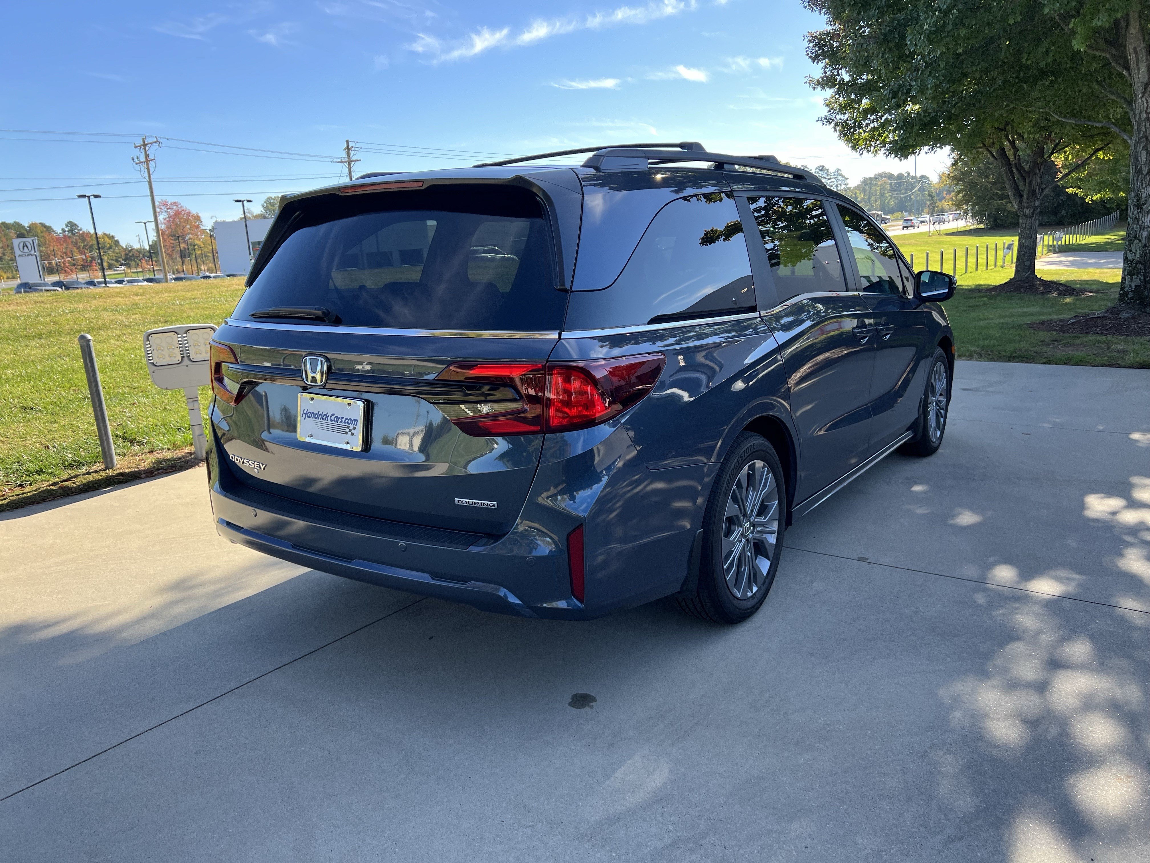 Used 2025 Honda Odyssey Touring image 9